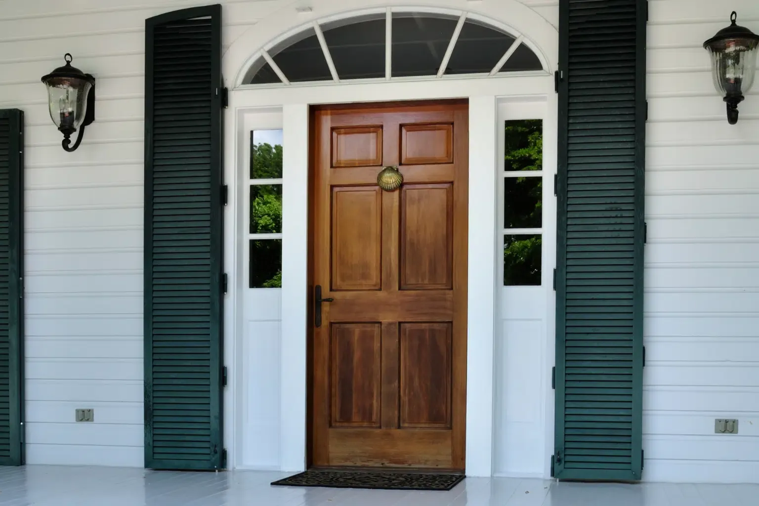 A home with a custom front door.